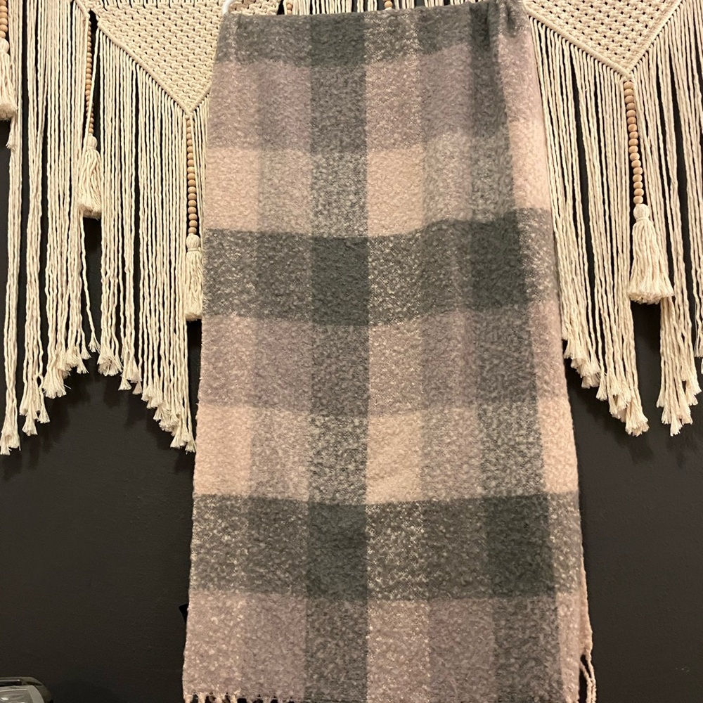 Plaid Scarf in Pink and Gray